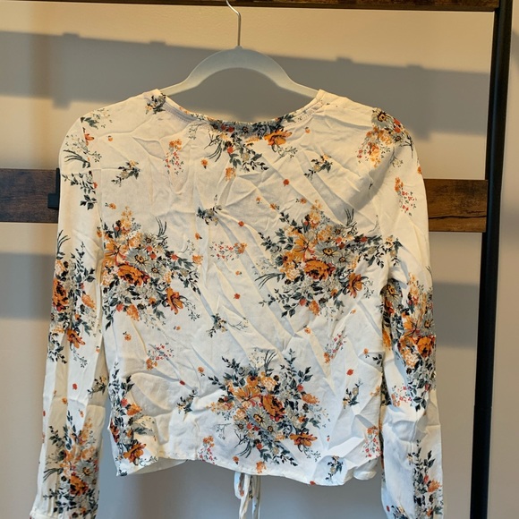 Altar’d state top - Picture 5 of 6